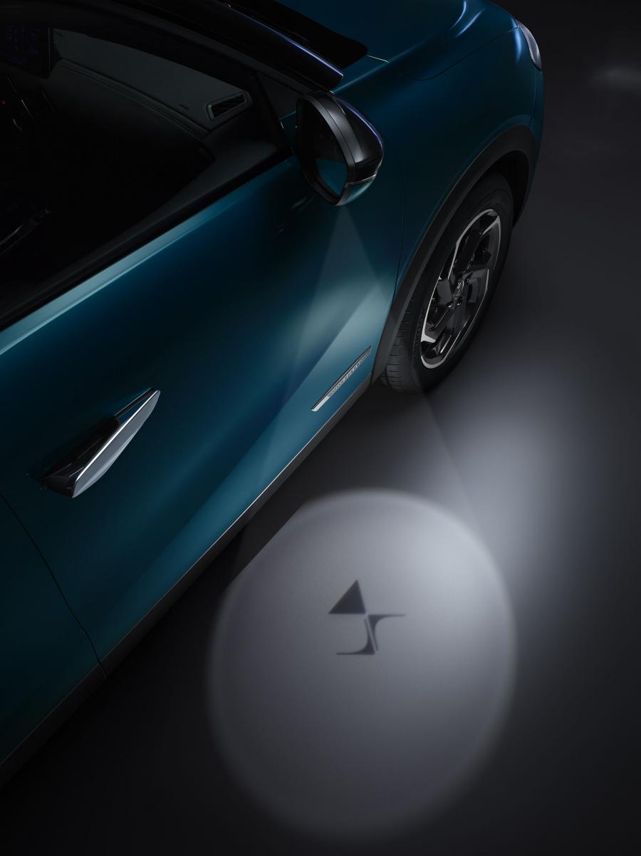 Детали экстерьера DS 3 Crossback 2019 года  (WW) (фото 14 из 42)